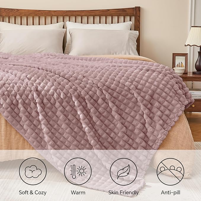 BEDELITE Berry Purple Throw Blanket Twin Size for Bed- Super Soft and Warm 3D Checkered Fluffy Fuzzy Fleece Blanket, Luxurious Plush Cozy Blanket for Room Decor Fall and Winter, 60x80 inches