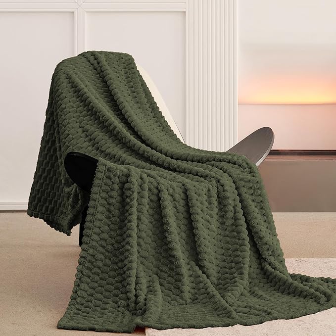 Super Soft Fleece Twin Blanket 50x70 Inches for Couch, Premium Silky with 3D Imitation Turtle Shell Jacquard Decorative Blankets, Lightweight and Cozy for Sofa.Green