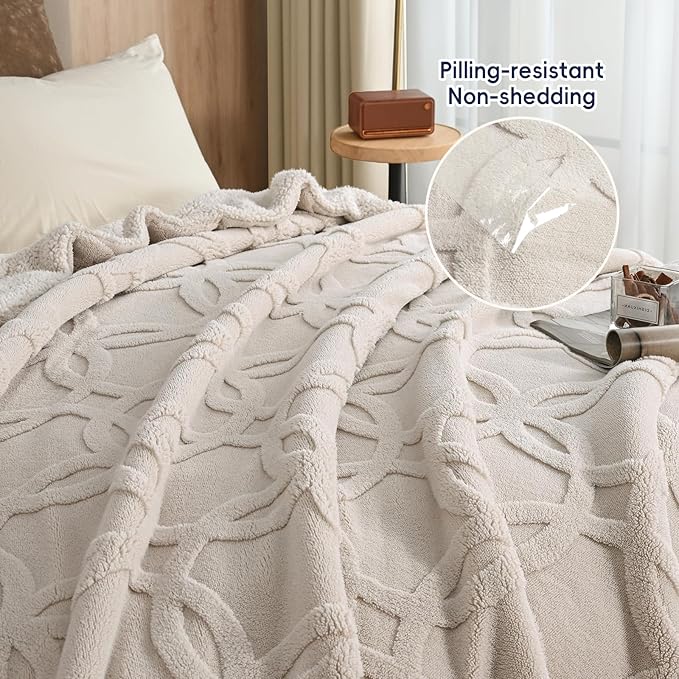 PHF Soft Sherpa Fleece Blanket Queen Size for Bed, 510GSM Fleece Lightweight Yet Warm Blanket, No Shed No Pilling, 90" x 90", Tufted Jacquard Cozy Thick Bed Throw for Home Decor Gift, Oak