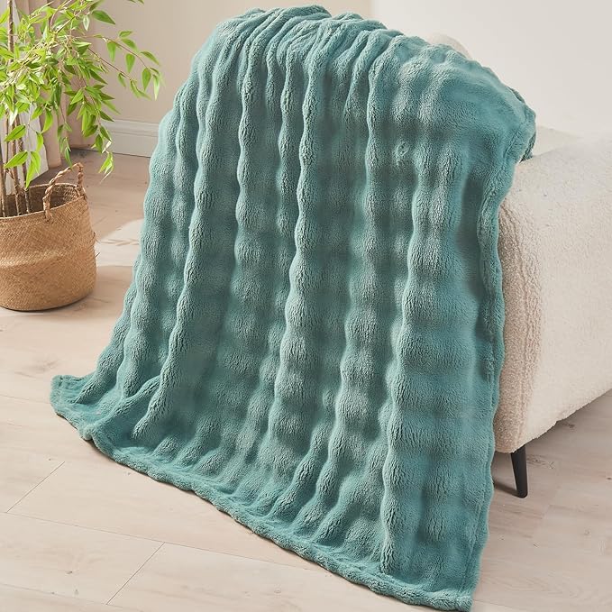 NEWCOSPLAY King Blanket for Couch Light Teal Super Soft Flannel Fleece 3D Bubble Lightweight Bed Blanket All Season Use (Light Teal, King(90"x110"))