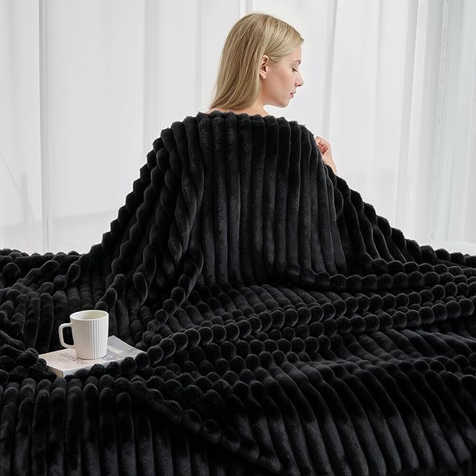 Joiedomi Queen Size Blanket for Bed, Soft & Warm Black Fleece Blankets Gifts for Women Men Mom, Cozy Cute Soft Throw 90x90 Inches