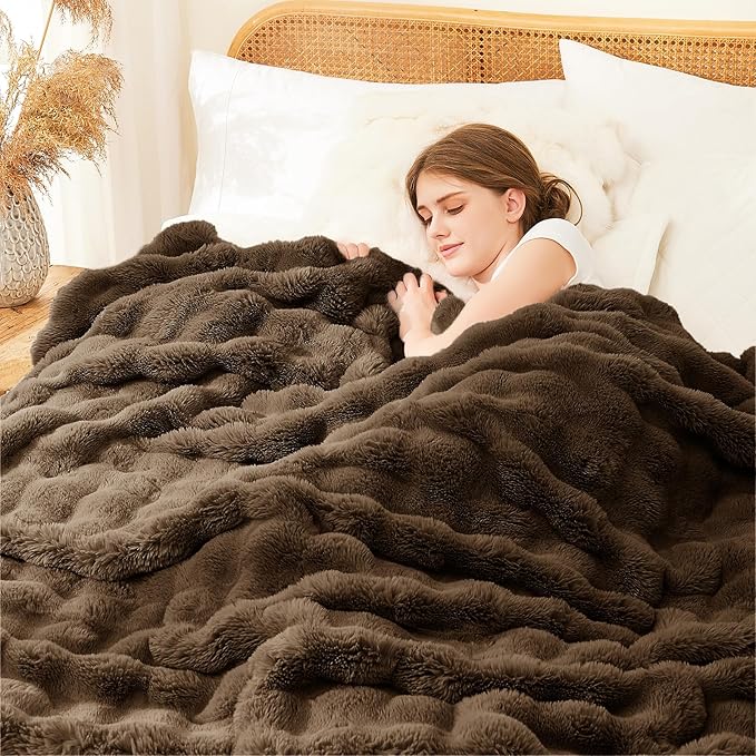 L'AGRATY Faux Rabbit Fur Blanket: 90" x 90" Queen Luxury Soft Fluffy Thick Fur Throw Blanket for Couch Bed Sofa - Cozy Plush Bubble Blankets for Winter: Flannel Fleece Decorative Blanket(Cocoa Brown)