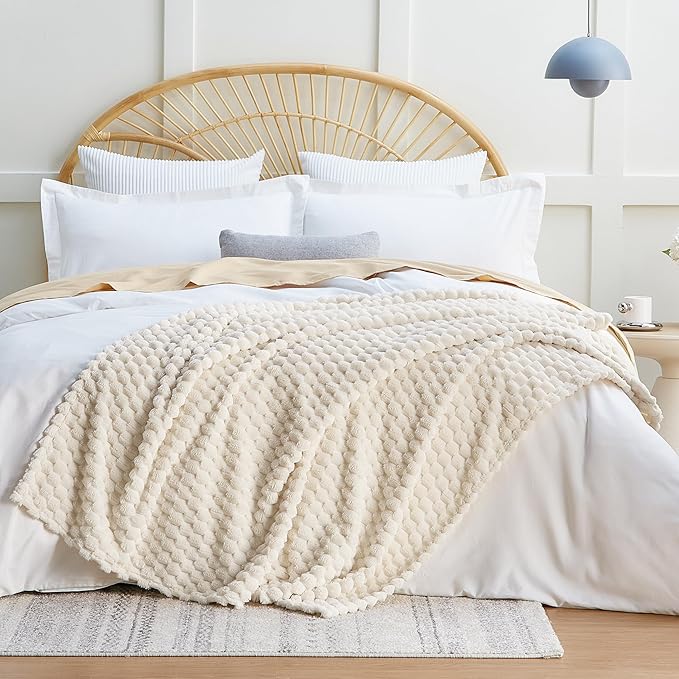 EXQ Home Fleece Blanket Twin Size for Couch or Bed - 3D Imitation Turtle Shell Jacquard Decorative Blankets - Cozy Soft Lightweight Fuzzy Flannel Blanket Suitable for All Seasons(60"×80",Cream)