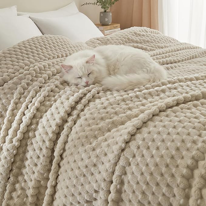 PHF Ultra Soft Flannel Fleece Blanket Queen Size, Lightweight 3D Jacquard Fleece Blanket, No Shedding, No Pilling, Luxury 340GSM Aesthetic Fluffy Cozy for Bed Room Decor, 90"x90", Oak