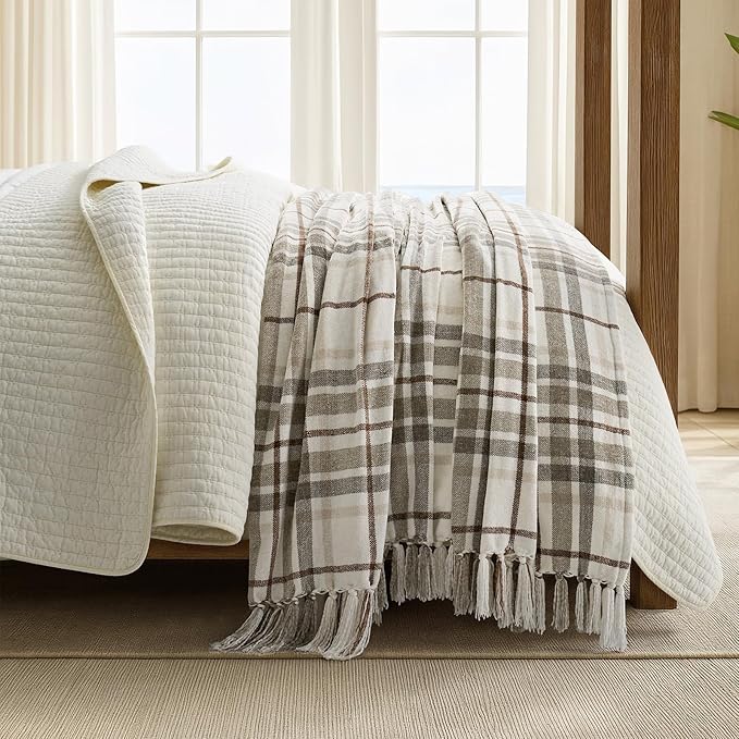 EverGrace Plaid Chenille Bed Blanket Queen Size for Bed, Super Soft Cozy Decorative Farmhouse Plaid Throw with Tassels, Lightweight Chenille Knit Throw for Couch Sofa Gift Home Decor, Beige 90"x90"