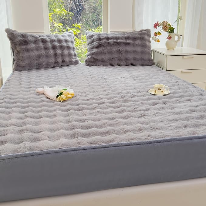 H&D Bedding King Sheet Set 3 Piece Bed Sheets for King Size Bed, Luxury Soft and Breathable Faux Fur, Includes 1 Comfy Bubble Sheet, and 2 Pillowcases