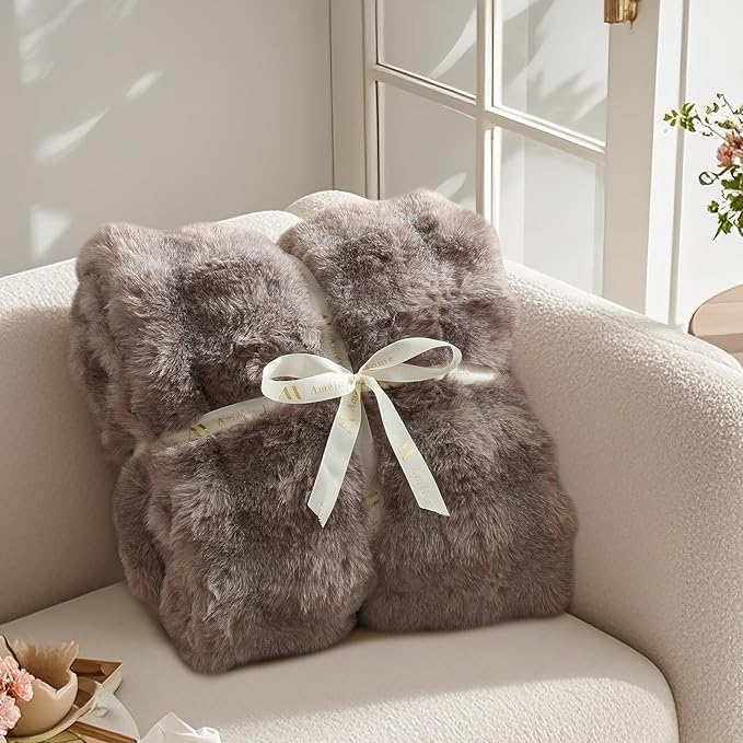 Amélie Home Faux Fur Throw Blanket for Couch, Ultra Soft Fuzzy Plush Bubble Throw for Sofa, Living Room & Home Decor, 50"x60", Cationic Bear Brown