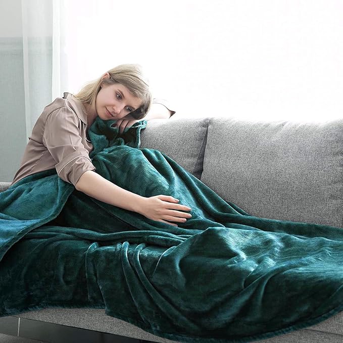 MOONLIGHT20015 Fleece Blankets Queen Size 90x90 Inches- 2 Pack - Super Soft Fluffy Throw Blanket for Sofa and Bed - Warm and Cozy Lightweight 400 GSM Microfiber Bed Throws Blankets (Queen, Emerald)