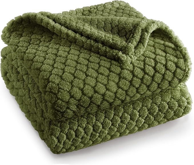 Exclusivo Mezcla Twin Size Fleece Blanket for Bed, Extra Soft Warm Decorative Fuzzy Blanket for Women, Lightweight Cozy Bedding Blankets, 60x80 Inches, Olive Green