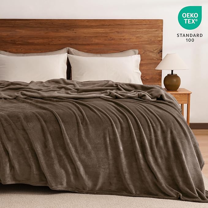 PHF Ultra Soft Fleece Blanket Queen Size, No Shed No Pilling Luxury Plush Cozy 300GSM Lightweight Blanket for Bed, Couch, Chair, Sofa Suitable for All Season, 90" x 90", Cocoa Brown