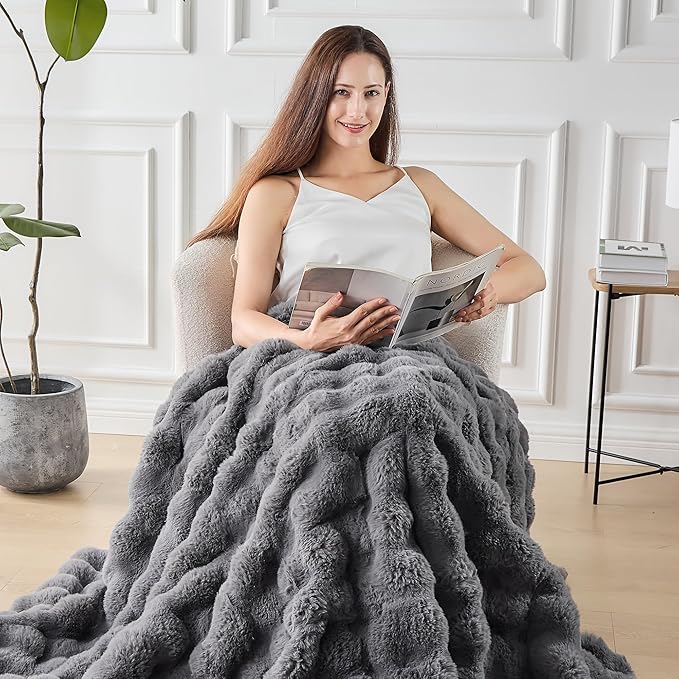 Luxury 1000GSM Faux Rabbit Fur Throw Blanket, Super Heavy Warm Cozy Blankets for Couch Bed Sofa, Bubble Plush Fuzzy Elegant Soft Reversible Mink Blanket for Living Room Bedroom, Grey