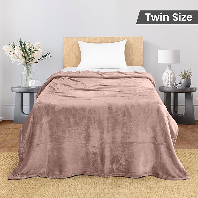 Utopia Bedding Rose Pink Fleece Blanket Twin Size Lightweight Fuzzy Soft Anti-Static Microfiber Dorm Bed Blanket for Her(90x66 Inch)