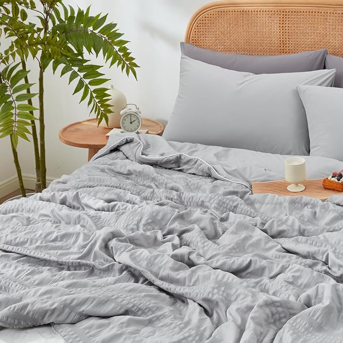 Cozy Bliss Seersucker Cooling Comforter Queen Size, Q-Max 0.45 Reversible Lightweight Cooling Blanket, Breathable Silk Smooth Summer Bedding Quilt for Hot Sleepers Night Sweats Light Grey