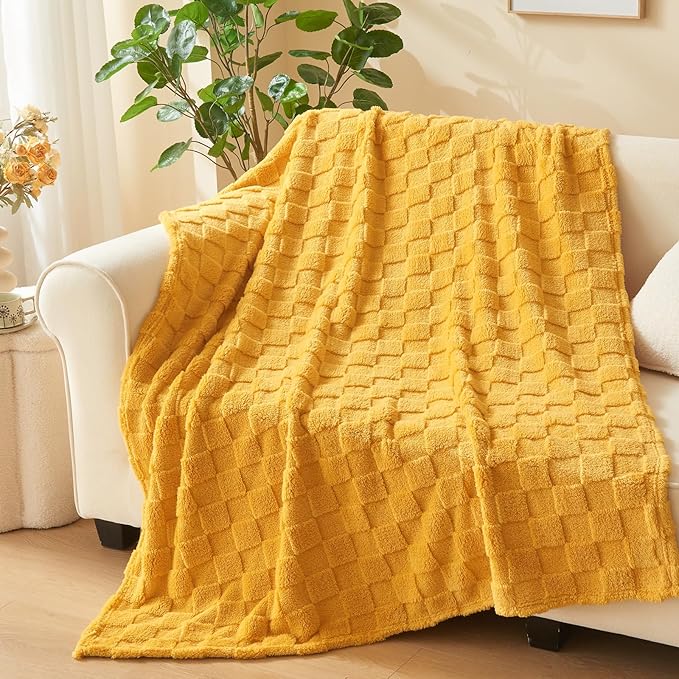 NEWCOSPLAY Super Soft King Blanket Mustard Yellow Premium Silky Flannel Fleece 3D Checkered Lightweight Bed Blanket All Season Use (Mustard Yellow Checkered, King(90"x110"))
