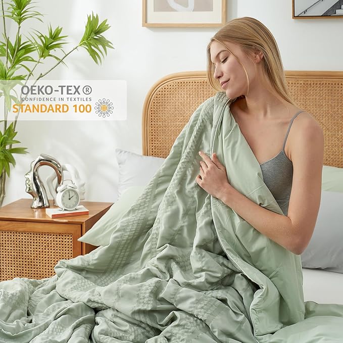 Cozy Bliss Seersucker Cooling Comforter Twin Size, Q-Max 0.45 Reversible Lightweight Cooling Blanket, Breathable Silk Smooth Summer Bedding Quilt for Hot Sleepers Night Sweats Sage Green