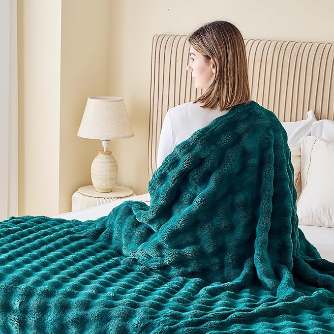 NEWCOSPLAY Twin Blanket for Couch Dark Teal Super Soft Flannel Fleece 3D Bubble Lightweight Bed Blanket All Season Use (Dark Teal, Twin(60"x80"))