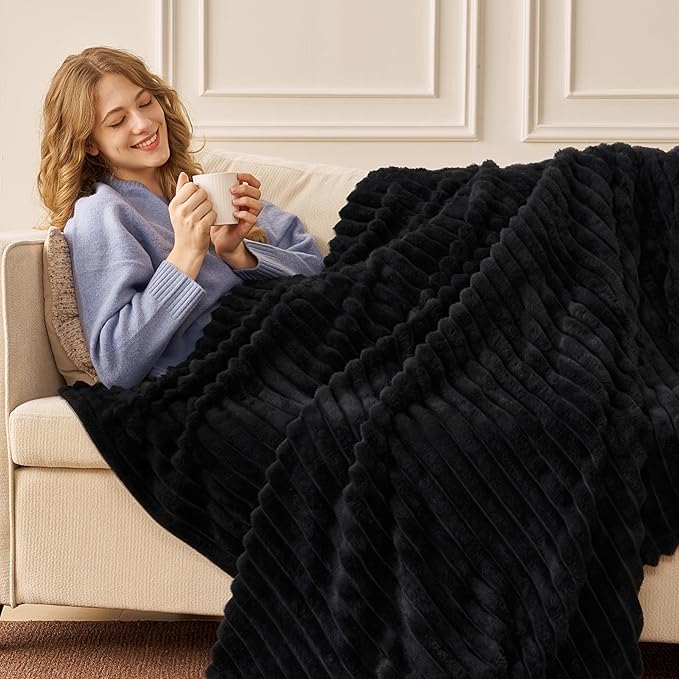 Joiedomi Twin Blanket for Bed, Soft & Warm Black Fleece Blankets Gifts for Women Men Mom, Cozy Cute Soft Throw 60x80 Inches