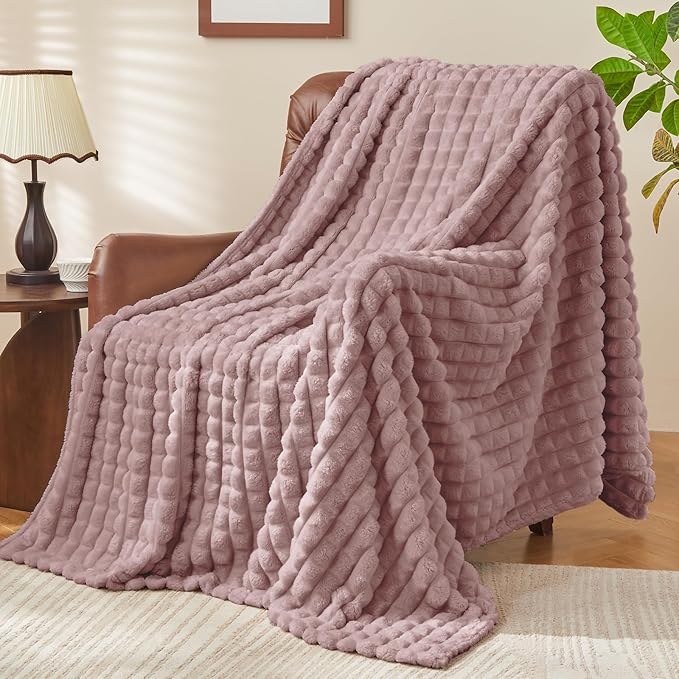 BEDELITE Berry Purple Throw Blanket Twin Size for Bed- Super Soft and Warm 3D Checkered Fluffy Fuzzy Fleece Blanket, Luxurious Plush Cozy Blanket for Room Decor Fall and Winter, 60x80 inches