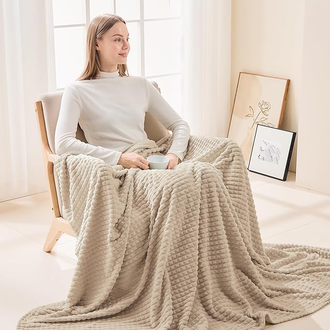 EMME Fleece Blanket Queen Size Luxury Flannel for Couch Bed Sofa Chair, Soft, Plush, Warm and Cozy Blanket with 3D Geometric Grid Design (Beige, 80'' x 90'')