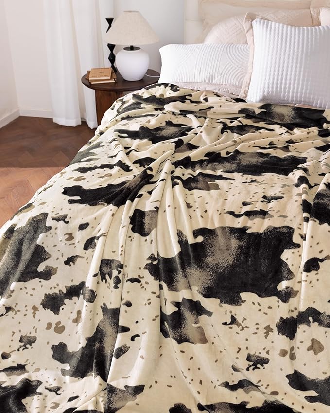 Cow Print Blanket Ultra Soft Flannel Throw Blanket for Couch Bed, Cute Cozy Lightweight All-Season Fleece Blanket Queen, Gift for Women & Girls, 90×90 Inches Brown