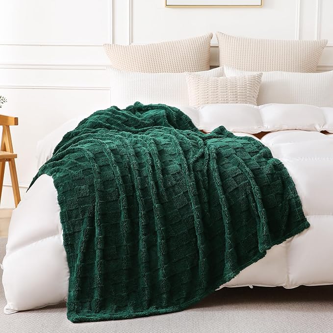 Green Fleece Throw Blanket 60”×80” for Couch Sofa Bed,Super Soft Cozy Plush Microfiber Flannel Blanket with 3D Checkered Design Lightweight for Adults,Woman,Girls