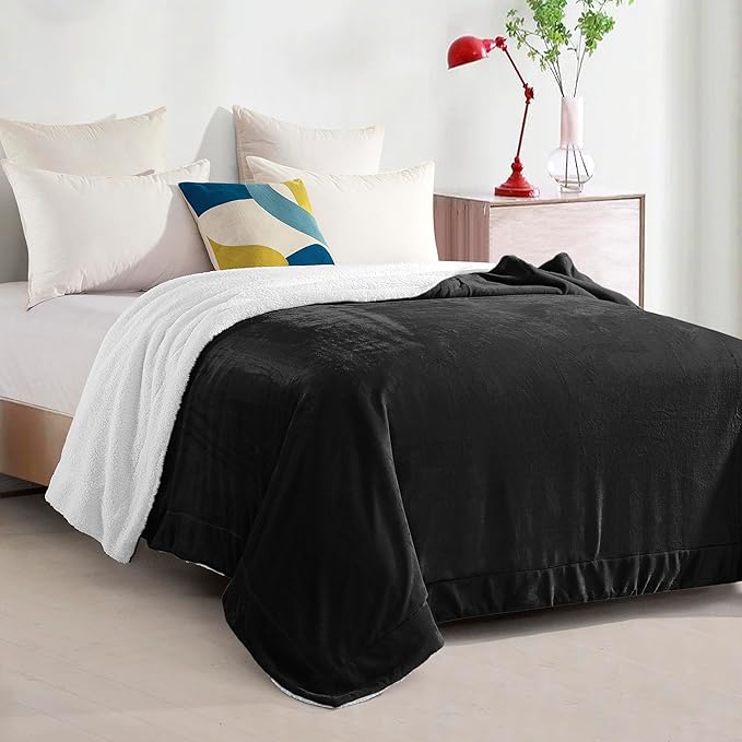 Elegant Comfort Ultra Soft Reversible Flannel Sherpa Blanket - Cozy Silky Fleece Throw for Couch, Bed - Plush Fuzzy Warm Winter Blanket for Gift, Queen, Black