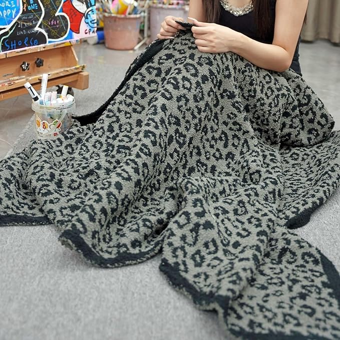 Ultra Soft Leopard Throw Blanket, Cozy Warm Reversiable Luxury Fluffy Blanket Throw Cheetah Blanket Leopard Pattern Throw for Couch Bed Sofa, 51x63 inches, Black Grey
