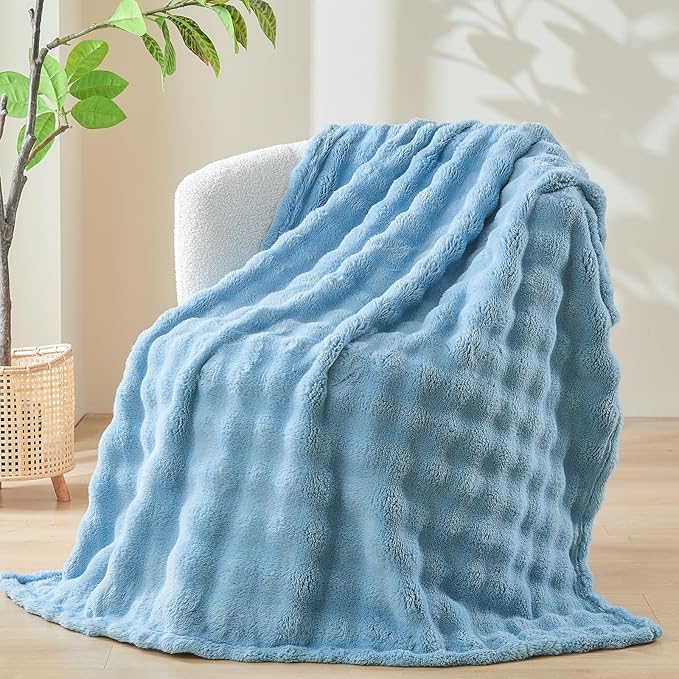 NEWCOSPLAY Twin Blanket for Couch Blue Super Soft Flannel Fleece 3D Bubble Lightweight Bed Blanket All Season Use (Blue, Twin(60"x80"))