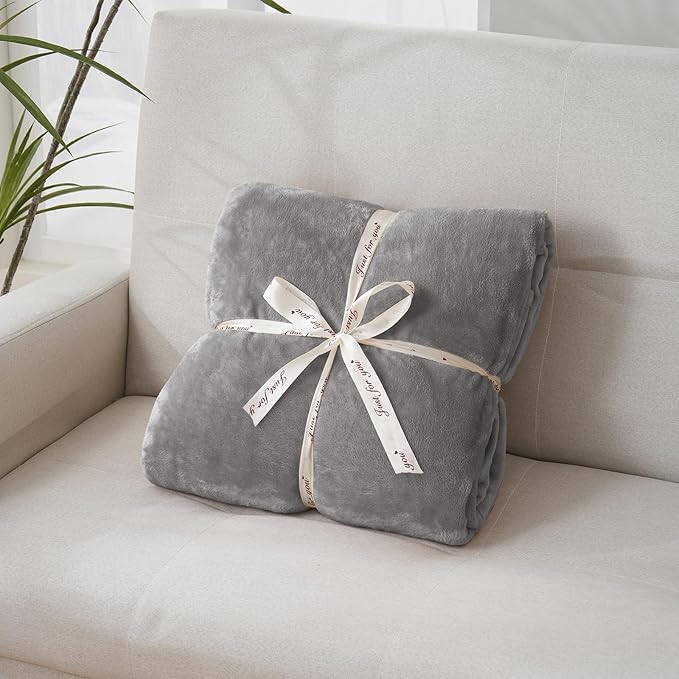 Throw Blanket for Couch, Flannel Fleece Blanket, Warm Plush Throw Blankets for Girls, Fuzzy Soft Blanket for Bed, Sofa, Travel, Camping, 50" X 60", Light Grey