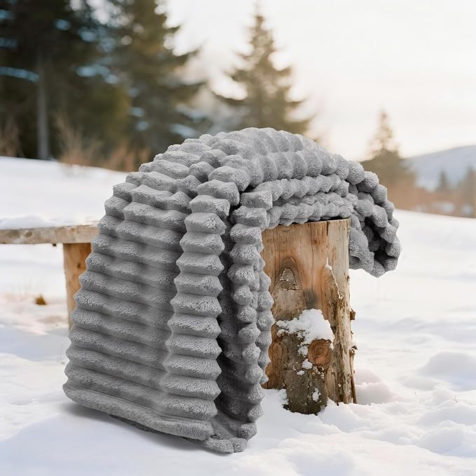 Joiedomi Grey Throw Blanket for Couch, Soft & Warm Grey Fleece Blankets Gifts for Women Men Mom, Cozy Cute Soft Throw 50x60 Inches