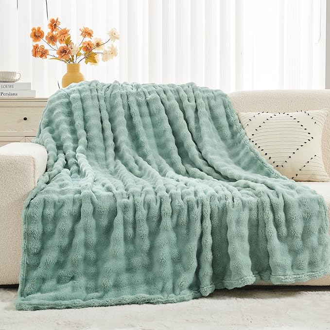NEWCOSPLAY Queen Blanket for Couch Green Super Soft Flannel Fleece 3D Bubble Lightweight Bed Blanket All Season Use (New Sage Green, Queen(90"x90"))