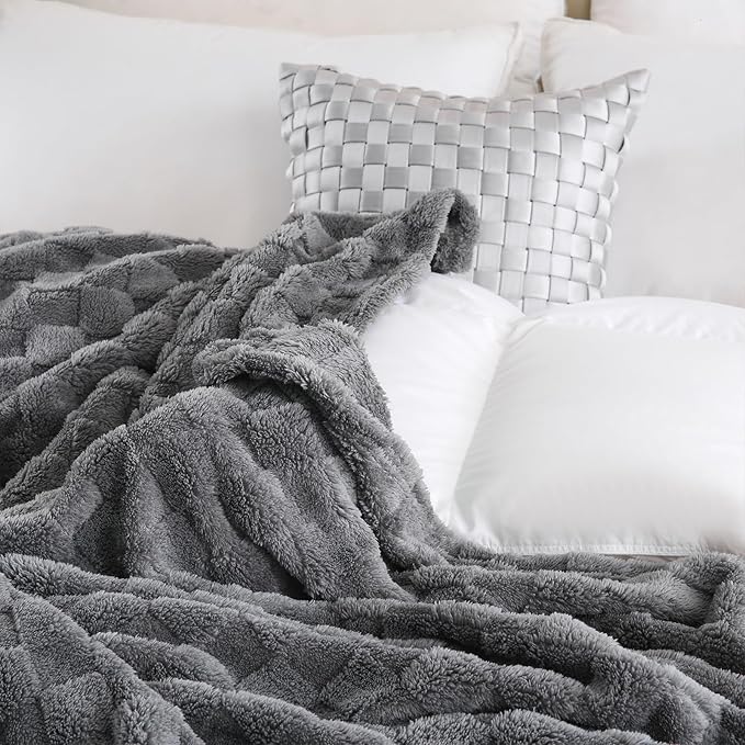 Grey Fleece Throw Blanket 60”×80” for Couch Sofa Bed,Super Soft Cozy Plush Microfiber Flannel Blanket with 3D Checkered Design Lightweight for Adults,Woman,Girls