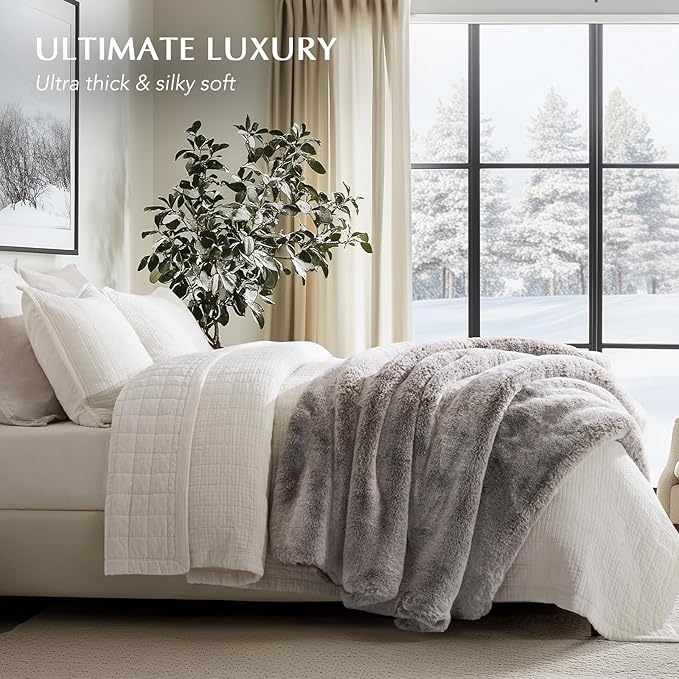 EVERGRACEHOME Luxury Soft Faux Chinchilla Fur Throw Blanket for Couch, Warm Thick Heavy Winter Throw Blanket 1220GSM for Bed, Fluffy Cozy Mink Blanket with Reversible Velvet, Champagne Fawn, 50"x60"