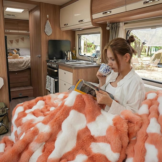 Cozy Bubble Blanket Twin, Gift for Mom Mother's Day, Blush Pink and White Soft Breathable Foldable Travel Blanket for Spring Home Leisure Bed Office Nursery, Machine Washable, 60" x 80"