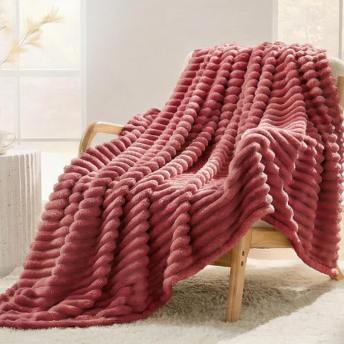 Rose Red Fleece Twin Size Blanket for Bed, 320GSM Super Soft Cozy Blanket for Home Decor, Perfect Cozy Gifts for Women Men Gifts, Lightweight All Season Bed Blanket, 60x80 Inches