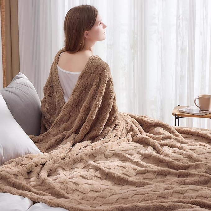 NEWCOSPLAY Super Soft Queen Blanket Taupe Premium Silky Flannel Fleece 3D Checkered Lightweight Bed Blanket All Season Use (Taupe Checkered, Queen(90"x90"))