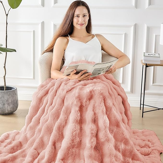 Luxury 1000GSM Faux Rabbit Fur Throw Blanket, Super Heavy Warm Cozy Blankets for Couch Bed Sofa, Bubble Plush Fuzzy Elegant Soft Reversible Mink Blanket for Living Room Bedroom, Pink