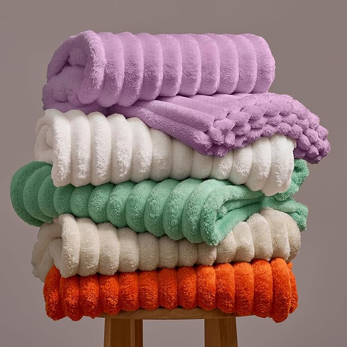 Joiedomi Throw Blanket for Couch, Soft & Warm Pink Fleece Blankets Gifts for Women Mom, Cozy Cute Soft Throw 50x60 Inches