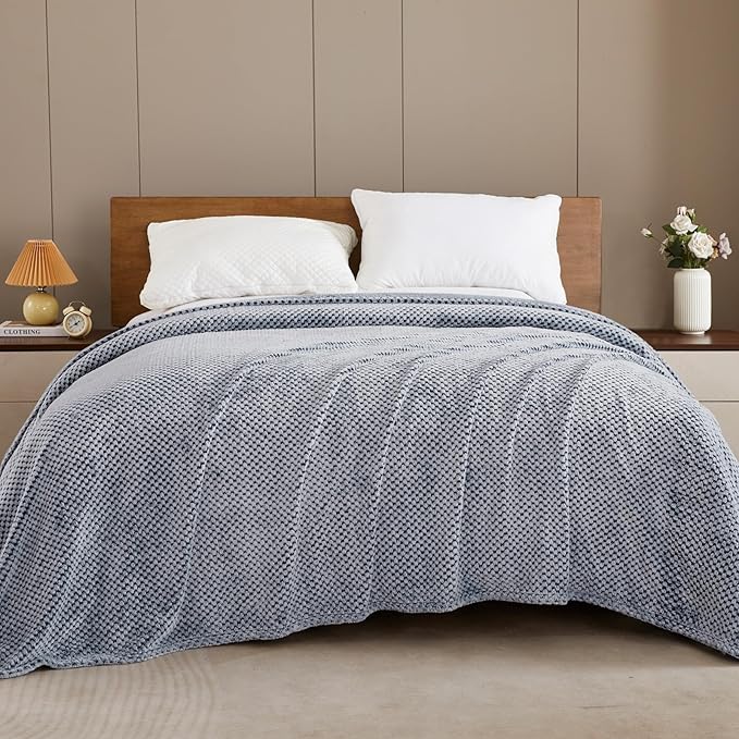Exclusivo Mezcla Fleece Throw Blanket Extra Large, Super Soft and Warm Blankets for Couch, Sofa and Bed Waffle Textured, Cozy, Fuzzy and Lightweight (Heather Navy Blue, 50x70 Inches)