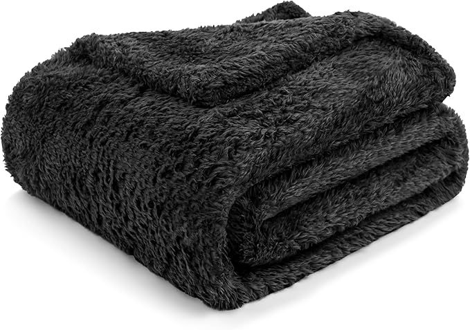 Pavilia Sherpa Bed Blanket Queen Size, Black Plush Soft Cozy Fluffy Lightweight Microfiber Fuzzy All Season Blanket, 90x90