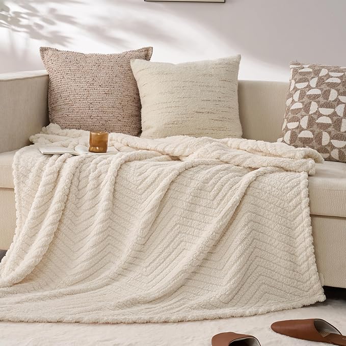 Joiedomi Queen Size Blanket for Bed, Soft & Warm White Fleece Blankets Gifts for Women Mom, Cozy Cute Soft Throw 90x90 Inches