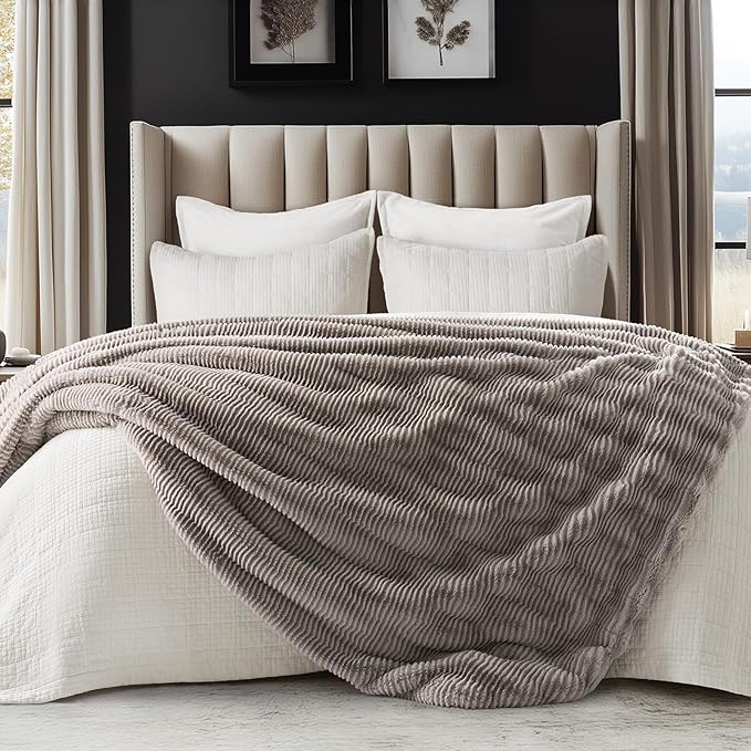 EVERGRACEHOME Ultra Soft Faux Fur Throw Blanket for Couch, Luxury Sculpted Texture Faux Rabbit Fur Blanket for Bed, Fluffy Thick Plush Warm Fuzzy Throw, 920GSM (Taupe, 50''x60'')