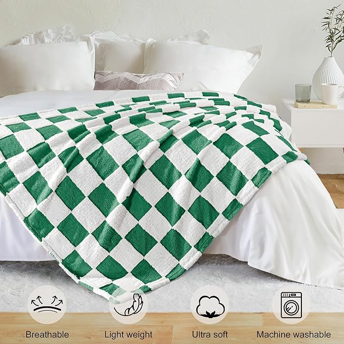 Exclusivo Mezcla Fleece Blanket King Size, Cozy Lightweight Fuzzy Checkered Blanket for Bed, Suitable for All Seasons, Green, 90" x 104"