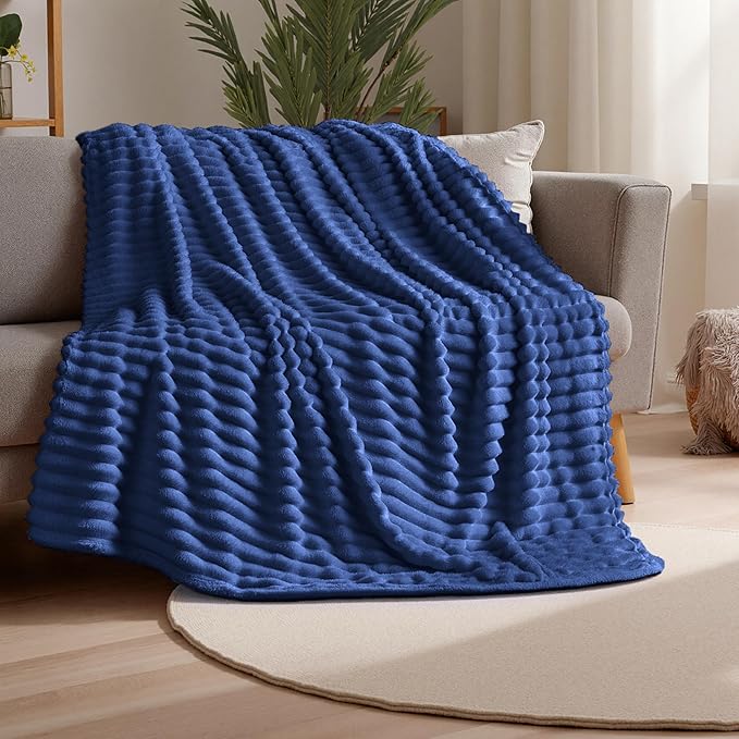Joiedomi Twin Blanket for Bed, Soft & Warm Blue Fleece Blankets Gifts for Women Men Mom, Cozy Cute Soft Throw 60x80 Inches