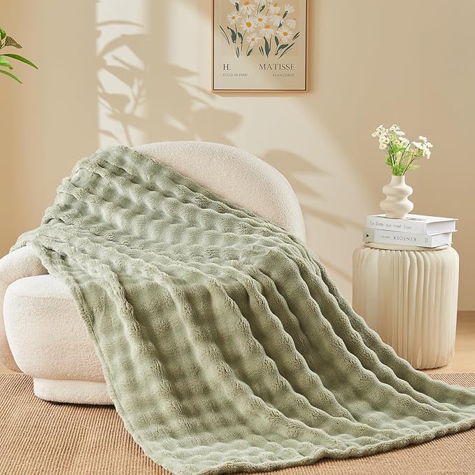 NEWCOSPLAY Throw Blanket for Couch Sage Green Super Soft Flannel Fleece 3D Bubble Lightweight Bed Blanket All Season Use (Sage Green, Throw(50"x60"))