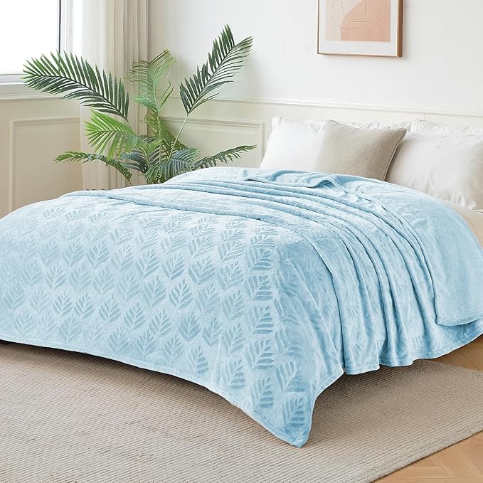 Exclusivo Mezcla Fleece Throw Blanket for Couch, Super Soft and Cozy Blankets All Season Use, Leaves Pattern, Plush Fuzzy Lightweight, Ice Blue, 50x60 Inch
