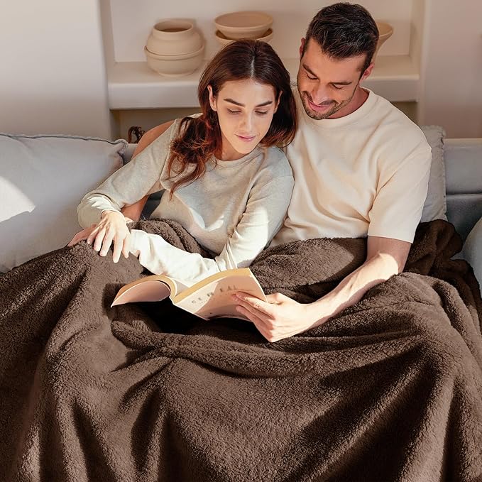 Exclusivo Mezcla Twin Size Blanket for Bed, Super Soft Velvet Plush Fleece Blankets, Fuzzy Cozy and Warm for Winter, 60x80 Inches, Coffee
