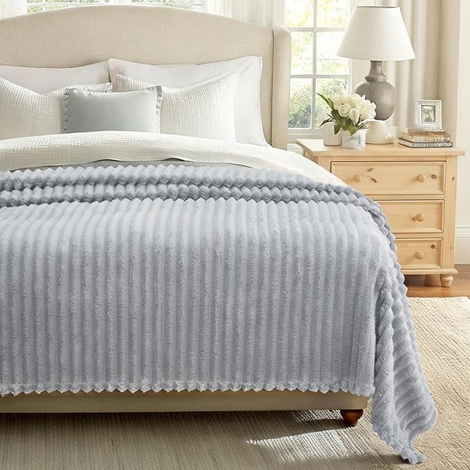 decorUhome Soft Fleece Light Grey Throw Blanket for Couch, Cozy Fluffy Plush Flannel Striped Blanket for Sofa Bed, Lightweight Decorative Ribbed Fuzzy Blanket for Woman, 50x60 Inches