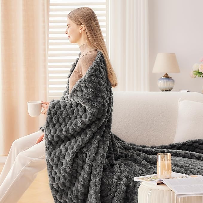 NEWCOSPLAY Super Soft King Blanket Grey Premium Silky Flannel Fleece 3D Clouds Stylish Jacquard Lightweight Bed Blanket All Season Use 350GSM (Grey, King(90"x110"))