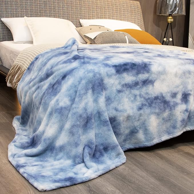 Grey Fleece Throw Blanket, Soft Plush Flannel Blanket for Sofa Couch Bed, Cozy Soft Lightweight Throw Blankets, Luxury Home Decor Throw, Camping Travel Picnic Outdoor Blanket Bedding for Women